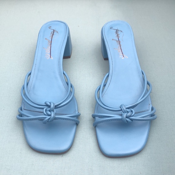 Free People Shoes - Free People Petra Leather Knot Block Heel sandals blue size 9